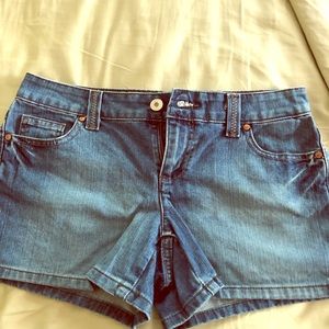 Women’s Tommy Hilfiger shorts size 6, BNWOT